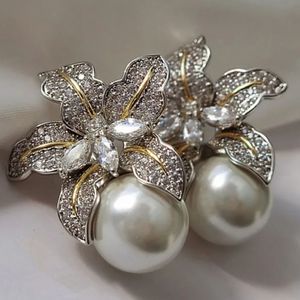 Stunning Silver Flower Round Pearl Stud Earrings